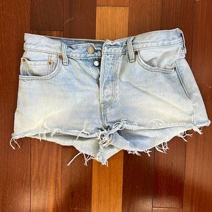 Levi’s 501 Denim Shorts, Light Wash, W28.